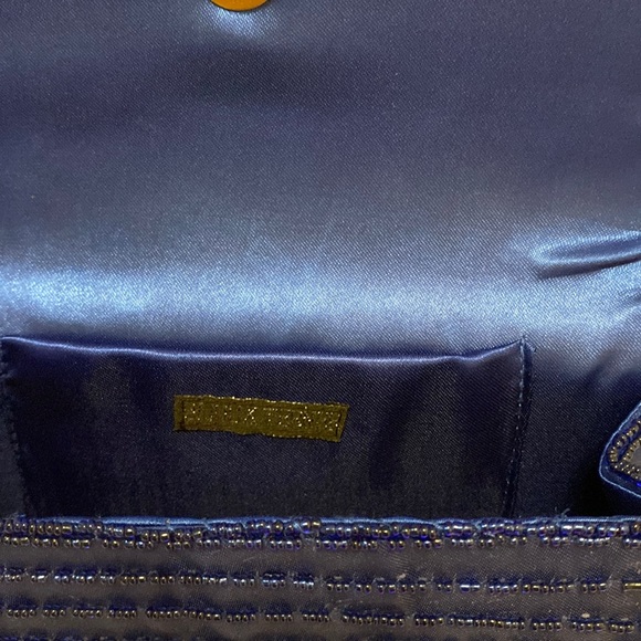 Beautiful, colorful decorative beaded purse, long strap very nice condition - Picture 12 of 14